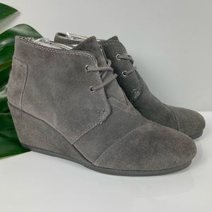 TOMS gray suede lace wedge booties Sz 8